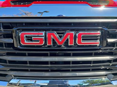 Used 2024 GMC Sierra 2500 Pro w/ Convenience Package image 32