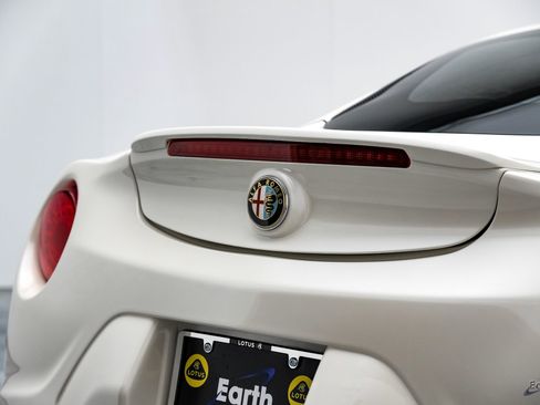 Used 2015 Alfa Romeo 4C Coupe w/ Leather Interior Group RWD image 15