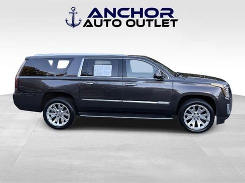 Used 2016 Cadillac Escalade ESV Luxury image 6