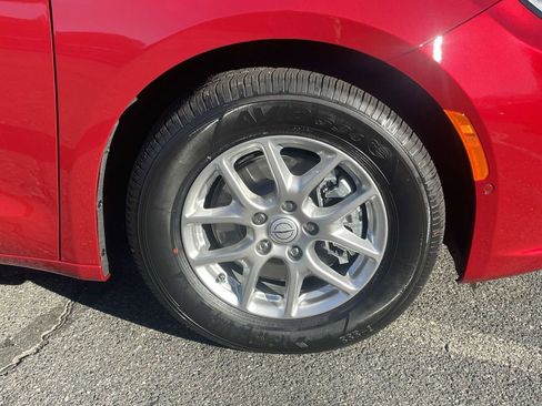 New 2026 Chrysler Pacifica Select FWD image 10