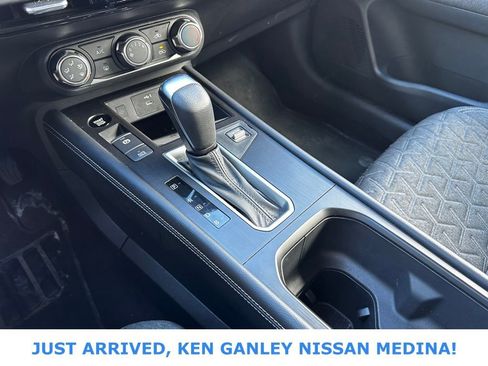 Certified 2025 Nissan Kicks SV image 9
