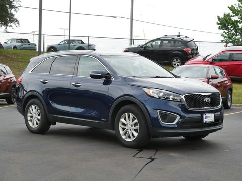 Used 2018 Kia Sorento AWD image 4