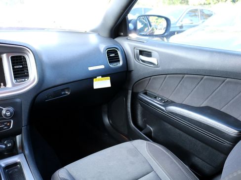 Used 2020 Dodge Charger SXT w/ Blacktop Package image 34