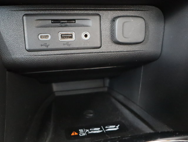 Used 2022 Buick Encore GX Essence w/ Advanced Technology Package FWD image 34