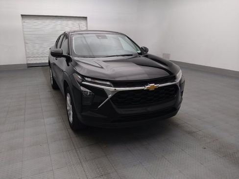 Used 2025 Chevrolet Trax LS FWD image 14