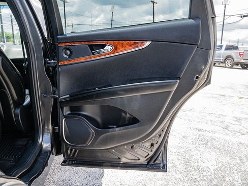 Used 2020 Lincoln Nautilus Reserve FWD image 14