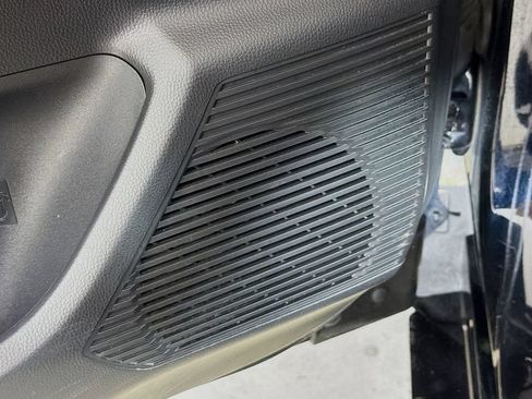 Used 2023 Toyota Prius XLE AWD/4WD image 18