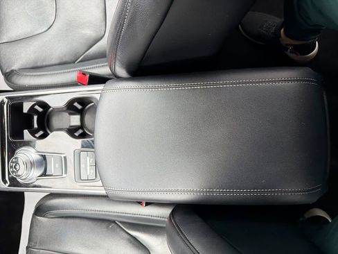 Used 2020 Ford Edge Titanium w/ Equipment Group 301A image 33