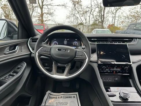New 2025 Jeep Grand Cherokee Limited w/ Black Appearance Package AWD/4WD image 19