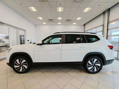 Used 2025 Volkswagen Atlas SE image 6