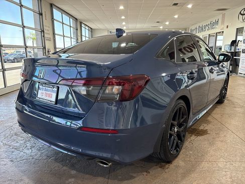 Used 2025 Honda Civic Sport image 2