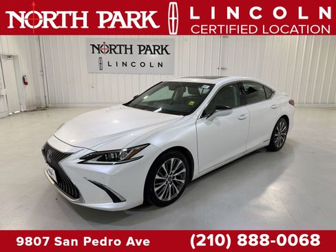 Used 2020 Lexus ES 300h w/ Premium Package image 1