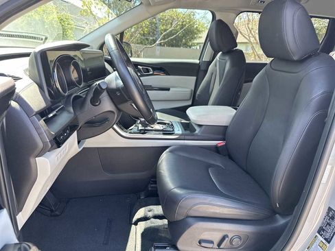 Used 2022 Kia Carnival EX FWD image 15