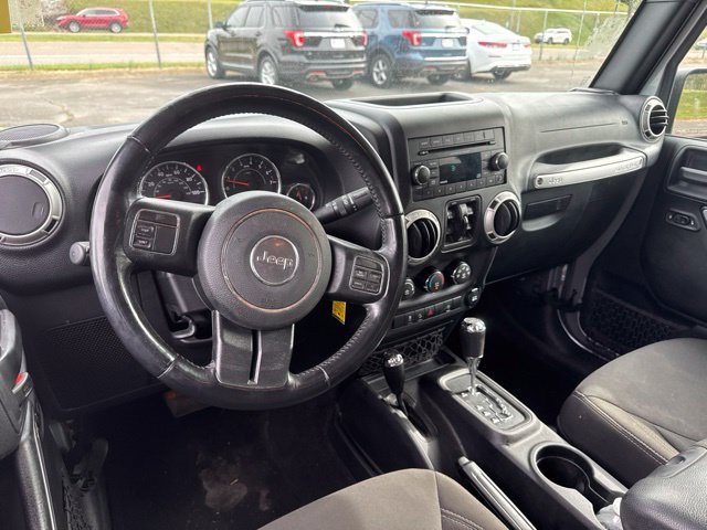 Used 2017 Jeep Wrangler Unlimited Sahara AWD/4WD image 12