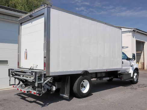 Used 2023 Ford F650 2WD Regular Cab Super Duty image 3