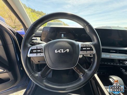 Used 2025 Kia Telluride S image 2