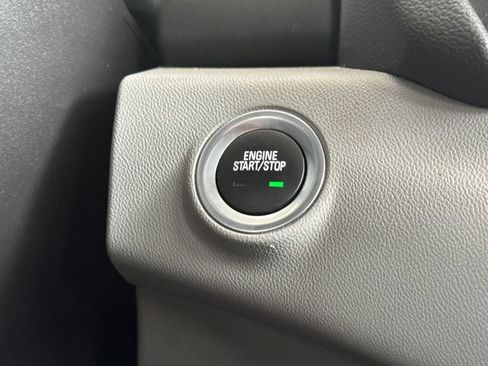 Used 2024 GMC Terrain SLT image 23