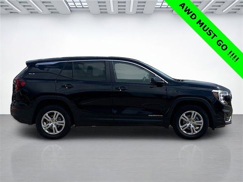 Used 2024 GMC Terrain SLE image 5
