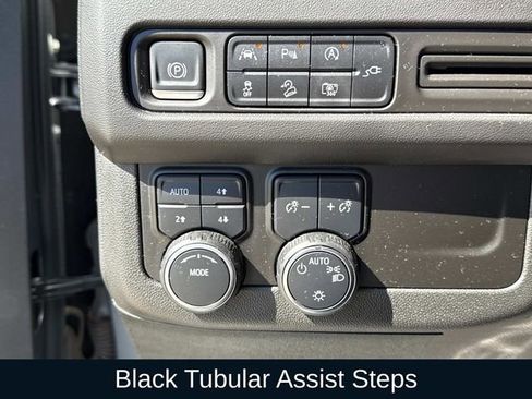 Used 2022 Chevrolet Tahoe Z71 w/ Luxury Package image 29