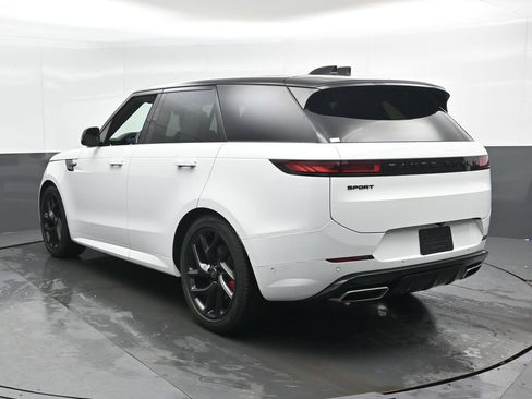 Used 2024 Land Rover Range Rover Sport Dynamic SE AWD/4WD image 9
