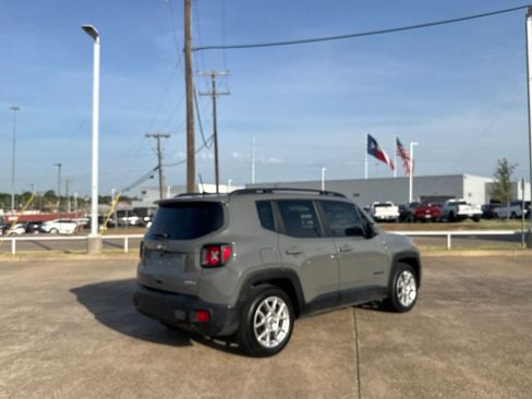 Used 2020 Jeep Renegade Latitude FWD image 23