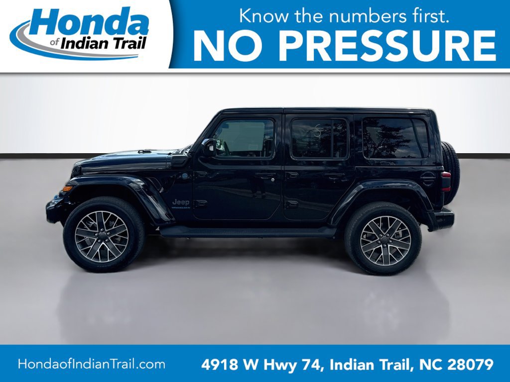 Used 2023 Jeep Wrangler Unlimited Sahara AWD/4WD image 4