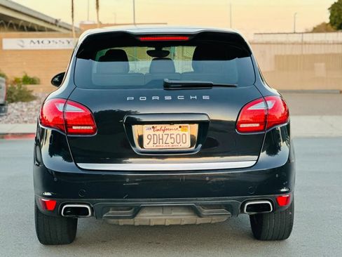 Used 2013 Porsche Cayenne AWD/4WD image 4