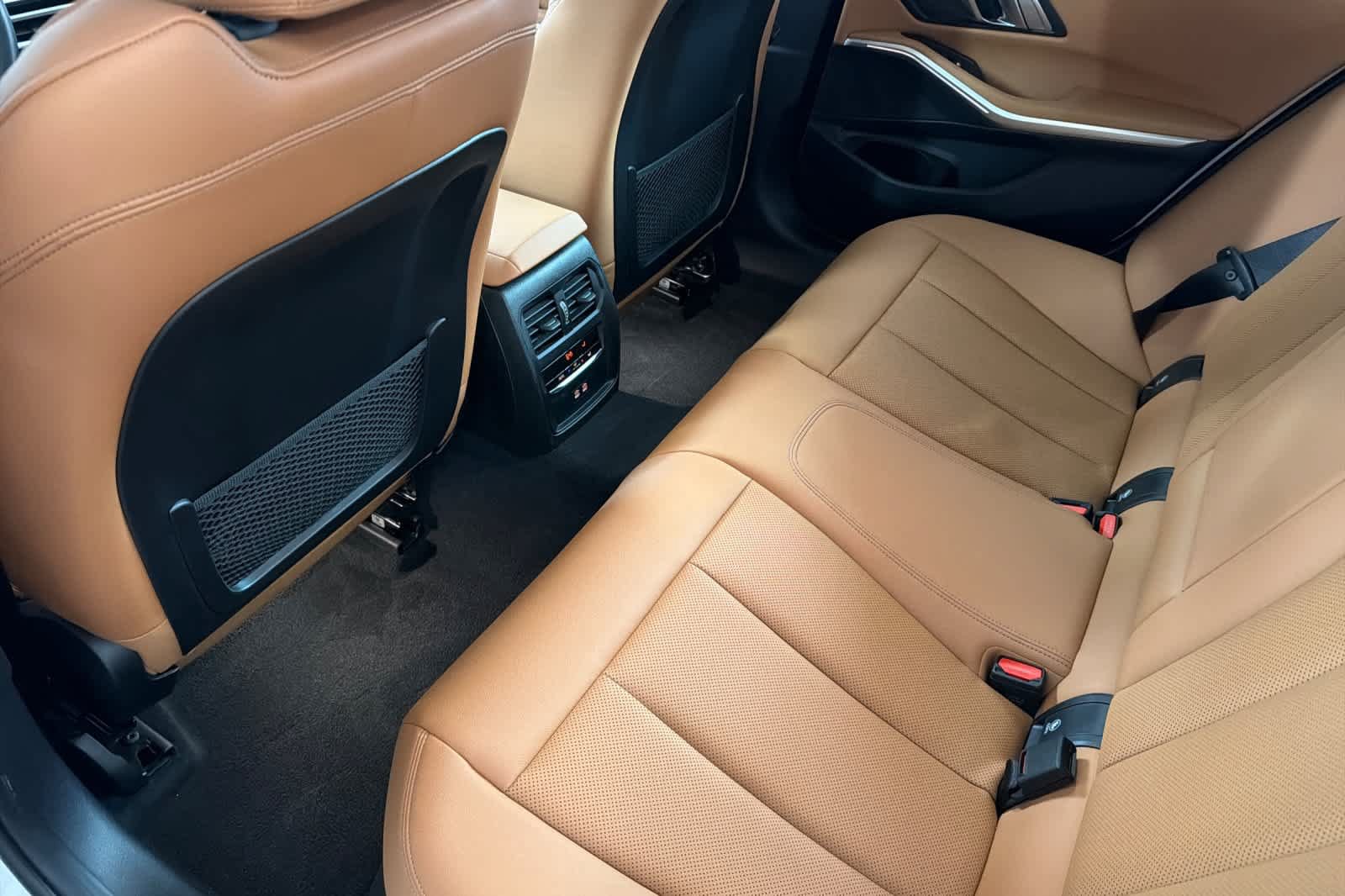 Used 2023 BMW 330i Sedan RWD image 4