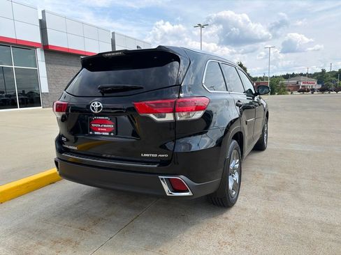 Used 2019 Toyota Highlander Limited Platinum AWD/4WD image 8