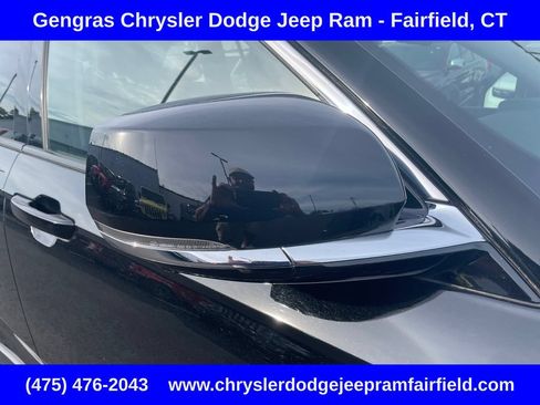 Used 2023 Jeep Grand Cherokee Limited w/ Luxury Tech Group II AWD/4WD image 10