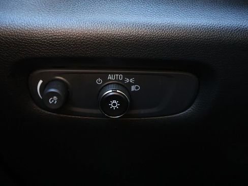 Certified 2023 Chevrolet Traverse LT image 36