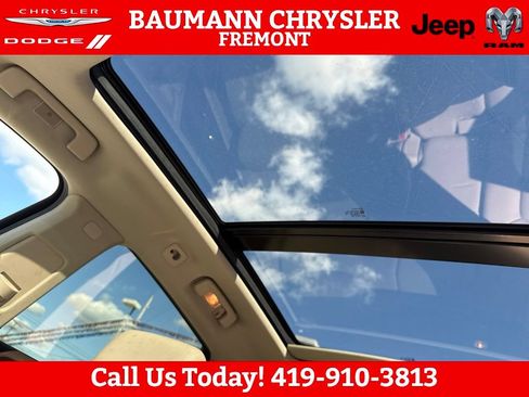 Used 2015 Cadillac SRX Luxury w/ Driver Awareness Package FWD image 49