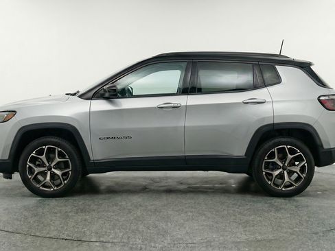 Used 2025 Jeep Compass Limited AWD/4WD image 5