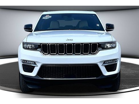 Certified 2025 Jeep Grand Cherokee Limited RWD image 4