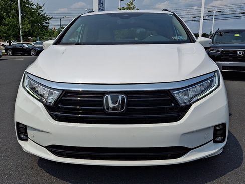 Certified 2024 Honda Odyssey Touring image 3