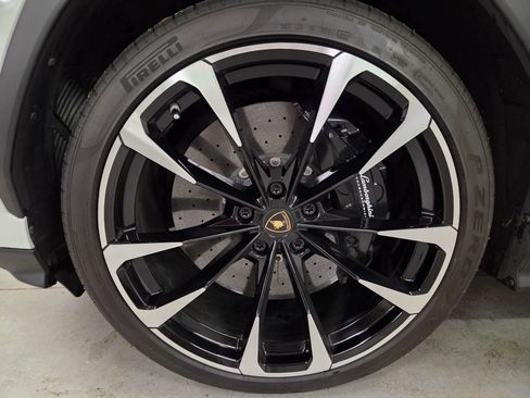 Used 2020 Lamborghini Urus AWD/4WD image 14