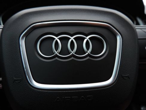 Used 2022 Audi Q5 2.0T Premium w/ Convenience Package AWD/4WD image 31
