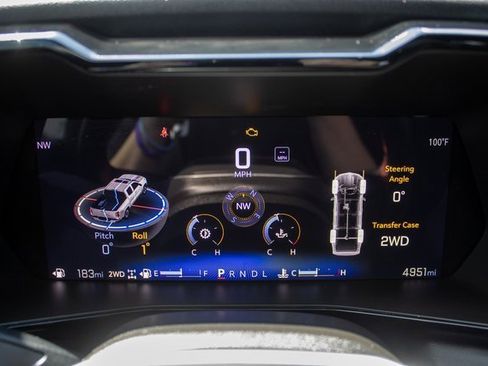 Used 2024 Chevrolet Colorado Z71 w/ Z71 Convenience Package 2 image 18