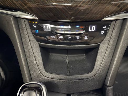 Used 2024 Cadillac XT6 Premium Luxury w/ Platinum Package AWD/4WD image 14
