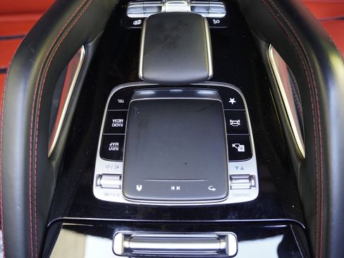 Used 2023 Mercedes-Benz GLE 53 AMG 4MATIC image 32