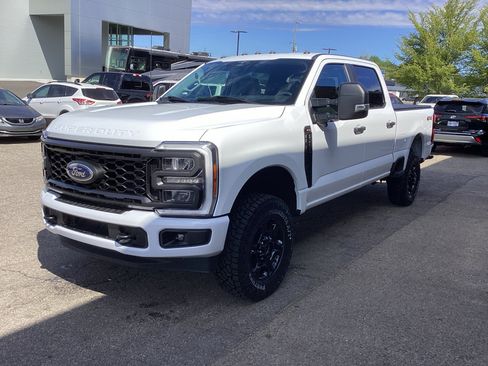 Used 2023 Ford F250 XL w/ STX Appearance Package AWD/4WD image 5
