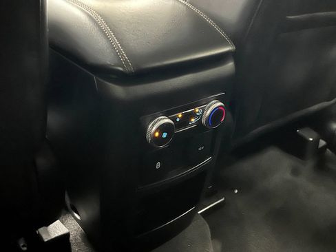 Used 2021 Ford Explorer XLT w/ Equipment Group 202A AWD/4WD image 28