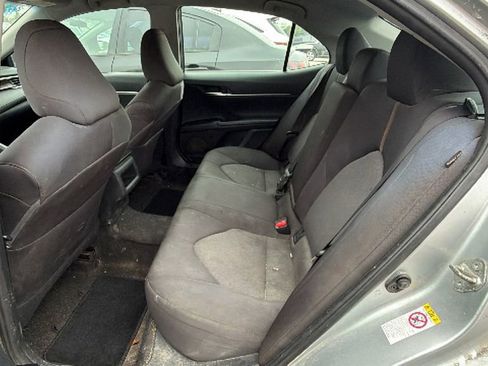 Used 2018 Toyota Camry LE FWD image 4