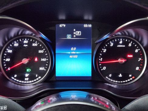 Used 2022 Mercedes-Benz GLC 300 image 34