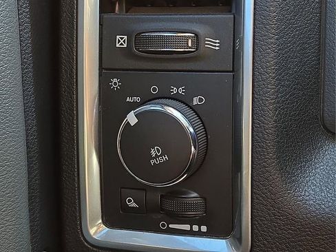 Used 2019 RAM 1500 Lone Star image 25