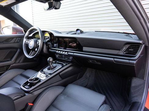 Certified 2024 Porsche 911 Carrera T RWD image 33