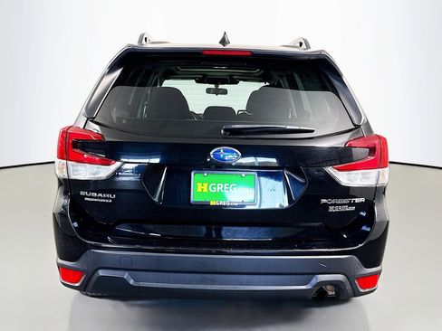 Used 2023 Subaru Forester Premium image 8