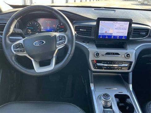 Used 2022 Ford Explorer XLT w/ Equipment Group 202A image 14