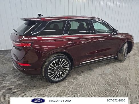 Used 2021 Lincoln Corsair Reserve w/ Sport Package image 3