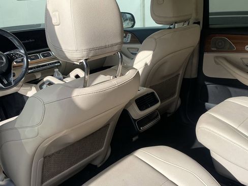 Used 2024 Mercedes-Benz GLS 450 4MATIC image 11